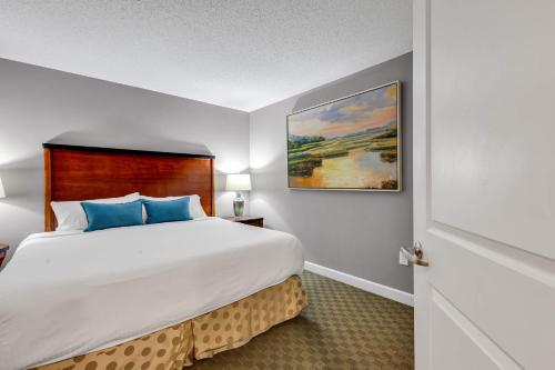 Oceanfront Perfect Couples Getaway photo 10