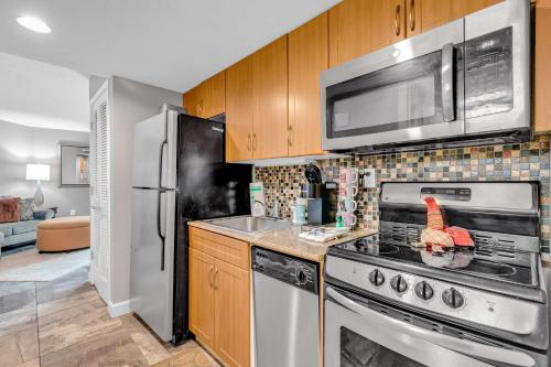Oceanfront Perfect Couples Getaway photo 4