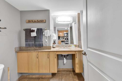 Oceanfront Perfect Couples Getaway photo 13