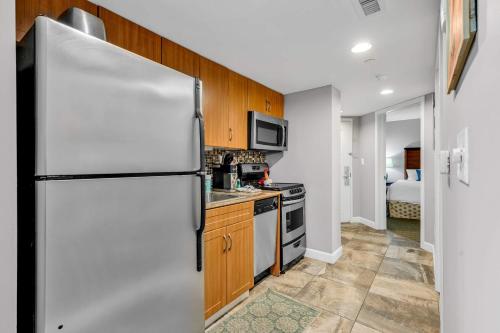 Oceanfront Perfect Couples Getaway photo 16
