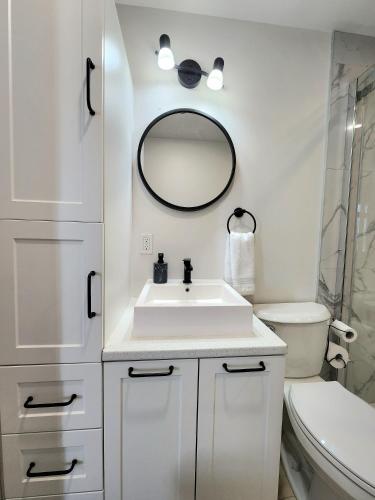 Un baño de 5Min to Falls Historic RiverView