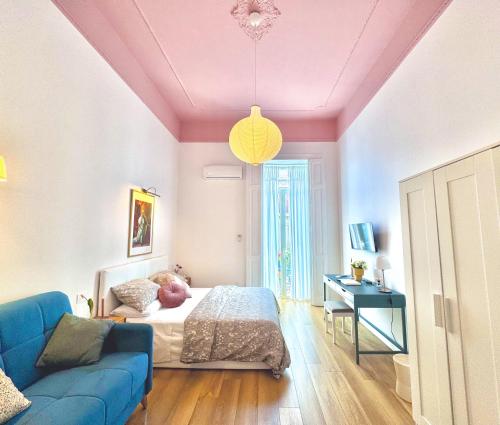 Carlo III Historic Family apartment 2 bathrooms Elevator Beautiful View Lovely Famous Square