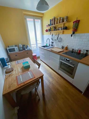 Quiet APT 2Rooms Big Kitchen Canal Saint Martin