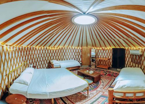 Camera con 2 Letti in yurta di Nomad Yurts a Coron