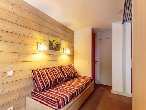 Photo de la galerie de l'établissement Appartement 24m², balcon, piscine chauffée, parking, Plagne 1800 - FR-1-351-246, à La Plagne Tarentaise