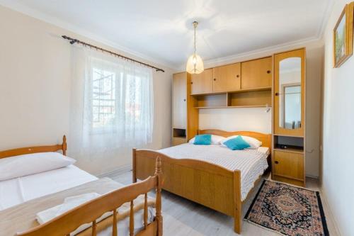 Apartments Fidelis - One Bedroom Apartment with Terrace and Garden View 1
