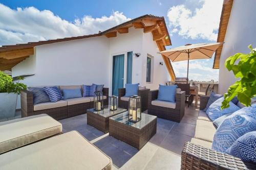 New loft duplex with rooftop deck