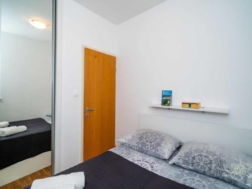 Apartment Joky - One-Bedroom Apartment