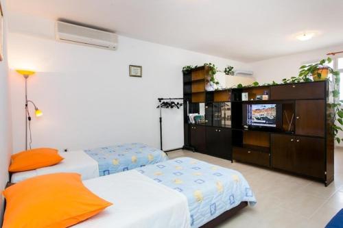 Guest House Old Town View - One Bedroom Apartment with Terrace and Sea View - A 3 2 Charming