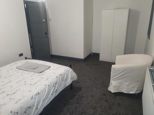 Katil atau katil-katil dalam bilik di Double bed rooms in Meadowhall, Tinsley