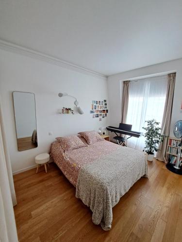 Charmant deux pièces typiquement parisien