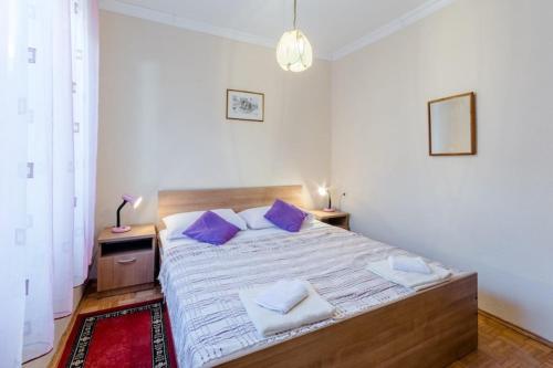 Apartments Fidelis - Two Bedroom Apartment with Terrace and Garden View 7