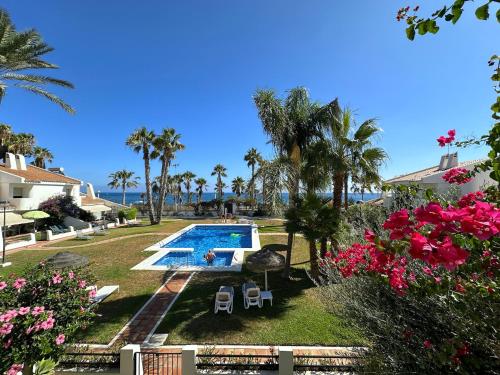 Πισίνα στο ή κοντά στο LA CALETA Beach & Golf House
