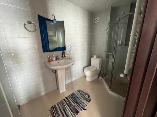 Koupelna v ubytování 2-room Apartment NFT Gudauri Penta 405