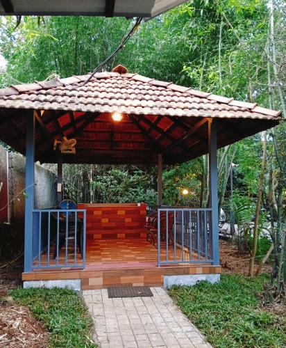 Le Eden Premium Wayanad Pool Resortにある庭