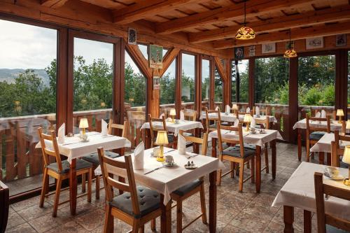 Restaurace v ubytování Hotel Křížový vrch