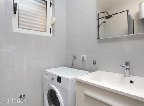 Holiday Home Nada Rogoznica