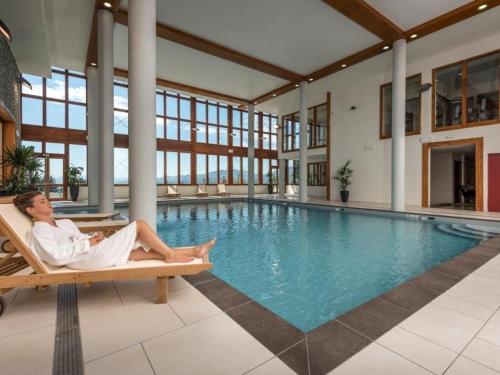 Kolam renang di atau dekat dengan Superbe appartement aux Arcs 1800, 7 couchages, piscine, spa, fitness, parking, ski aux pieds - FR-1-352-58