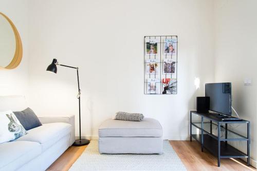Cascais Center Family Apartment with Courtyard