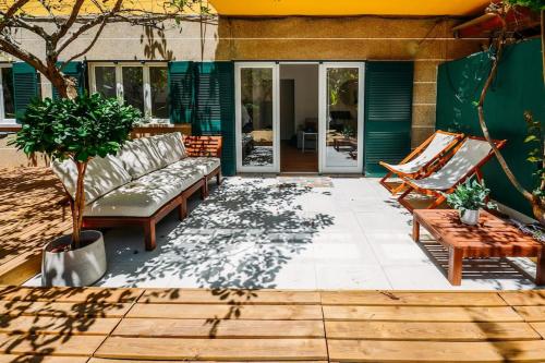 Cascais Center Family Apartment with Courtyard