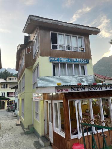 a new showway view resort building in a city at New snow view resort pahalgam in Pahalgām