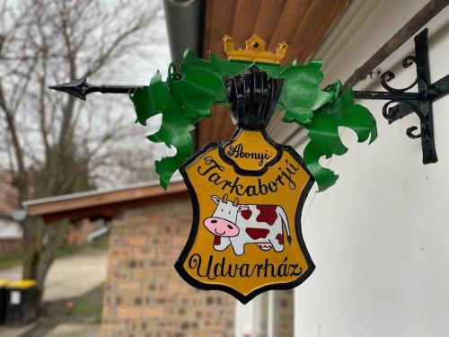 Abonyi Tarkaborjú Udvarház