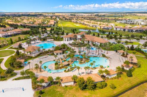 Luxury Family Retreat Walkable to the waterpark photo 38