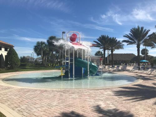Luxury Family Retreat Walkable to the waterpark photo 42