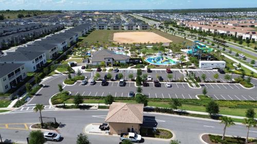 Luxury Family Retreat Walkable to the waterpark photo 47