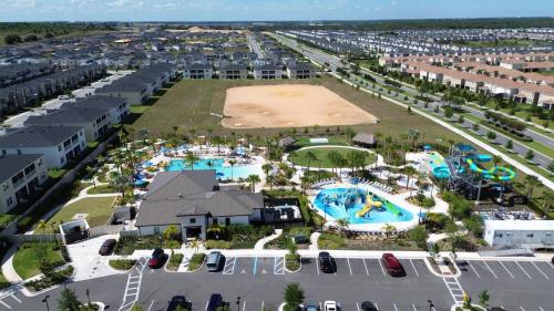 Luxury Family Retreat Walkable to the waterpark photo 48