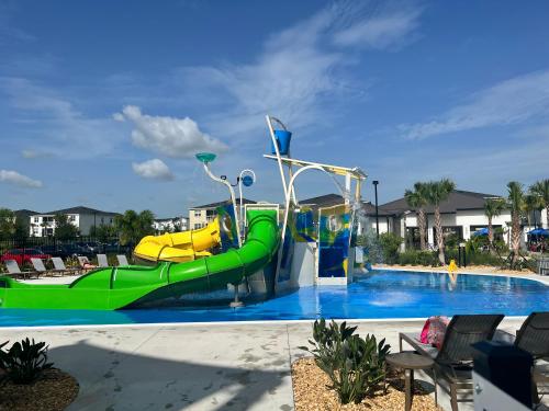 Luxury Family Retreat Walkable to the waterpark photo 55