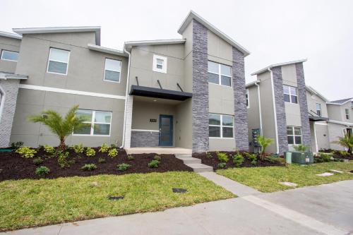Luxury Family Retreat Walkable to the waterpark photo 37