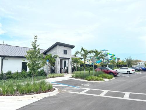Luxury Family Retreat Walkable to the waterpark photo 50