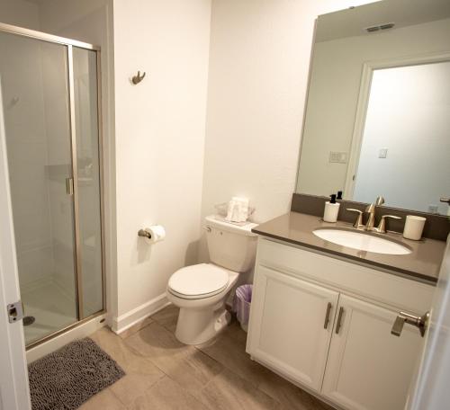 Luxury Family Retreat Walkable to the waterpark photo 32