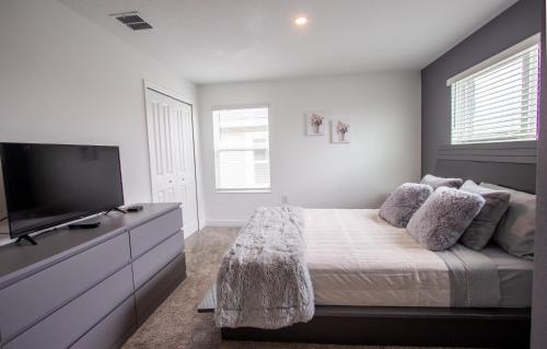 Luxury Family Retreat Walkable to the waterpark photo 33