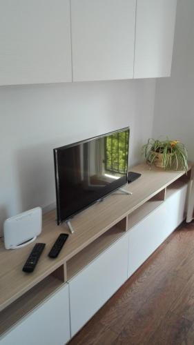 Oaza kraj jezera, app Nika