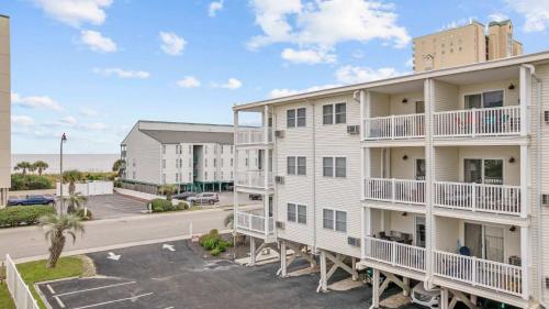 ONE Block from the Ocean Ocean Pier 2 in NMB photo 5