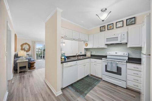 ONE Block from the Ocean Ocean Pier 2 in NMB photo 8