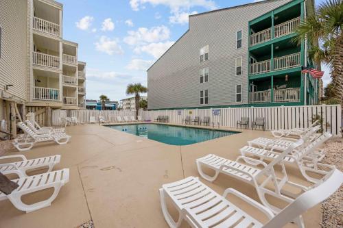 ONE Block from the Ocean Ocean Pier 2 in NMB photo 44