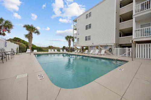 ONE Block from the Ocean Ocean Pier 2 in NMB photo 45