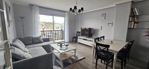 Photo de la galerie de l'établissement Apartment F2 47 m2, avec parking plein centre de DEAUVILLE, à Deauville