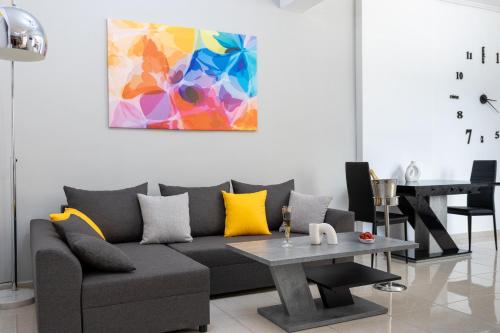 H4 Art Sparta Apartment