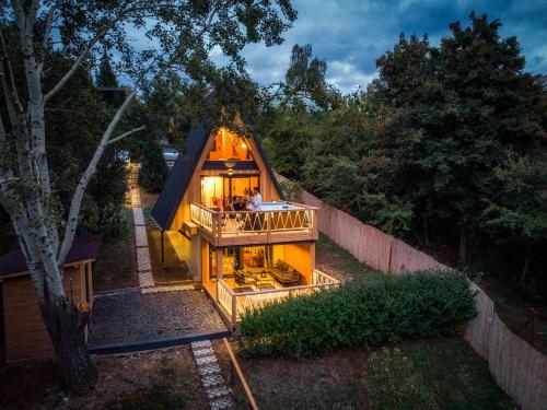 Panorámás Házikó