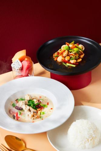 Gallery image of NJOY Prestige Grand Hotel Don Mueang in Lak Si