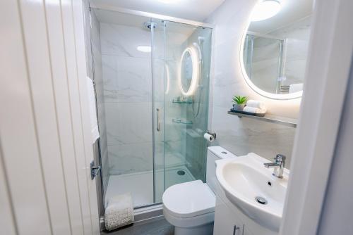 Amias Homes photo 17