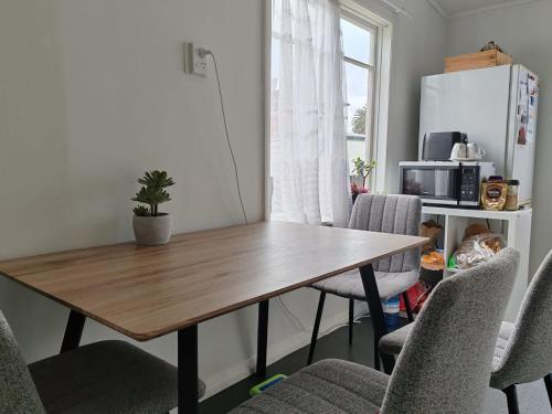 Gallery image of Charming Single Bedroom in Lower Hutt in Lower Hutt