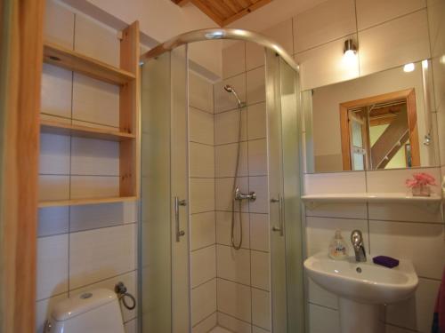 Ένα μπάνιο στο Holiday Home near Lake Mausz, Kashubia