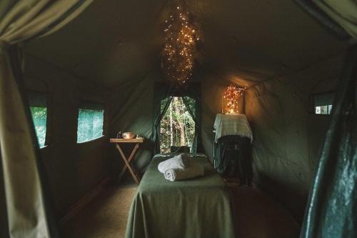 Katil atau katil-katil dalam bilik di AWAY Treehouse & Forest SPA