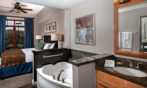 Gallery image of Great Smokies Lodge Sevierville by HelloVacay in Sevierville