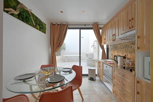 Photo de la galerie de l'établissement Le 185 - Charme et tranquillité au coeur d'Avignon, à Avignon